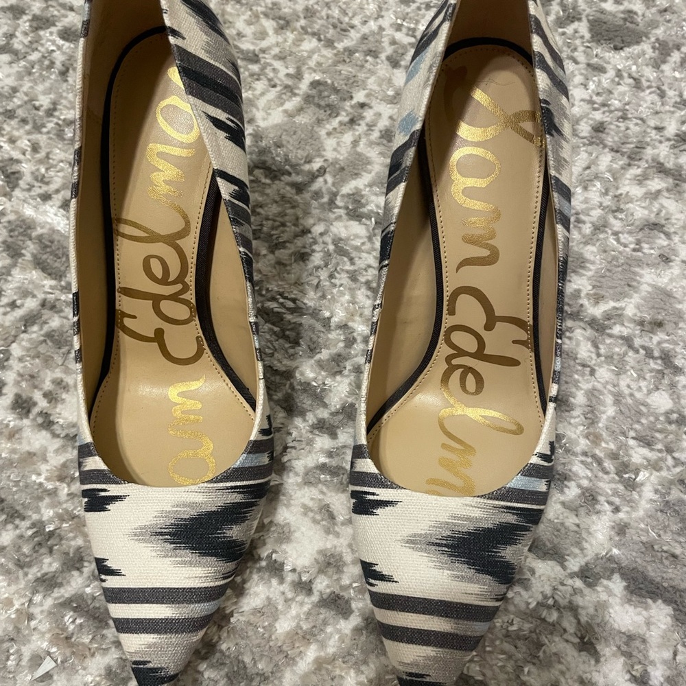Sam Edelman Black, grey and cream/off white tribal design Heels